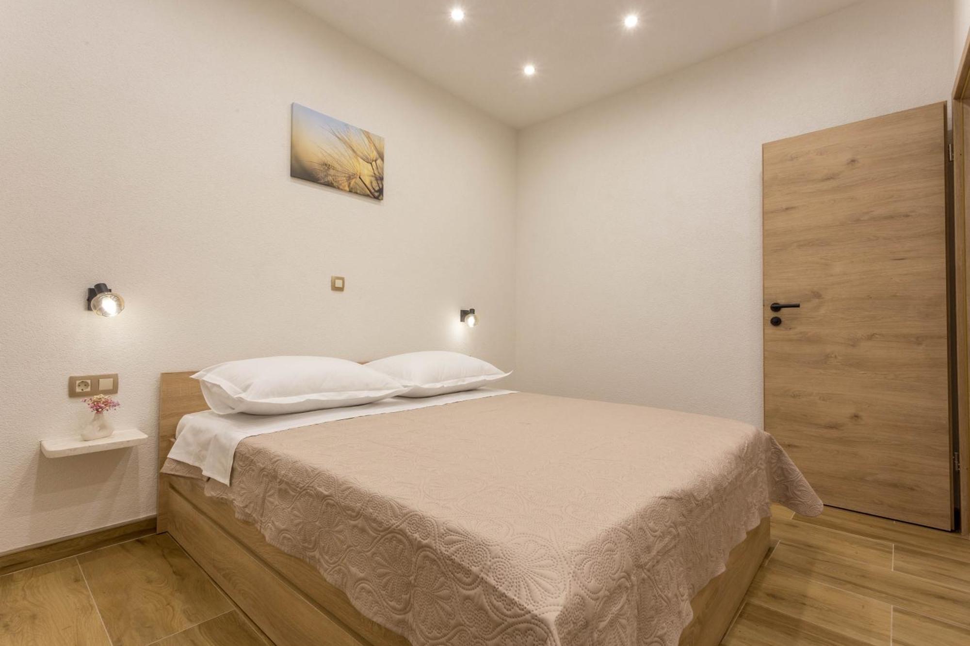 Apartments By The Sea Cove Zastupac, Hvar - 8761 Hvar Town Room photo